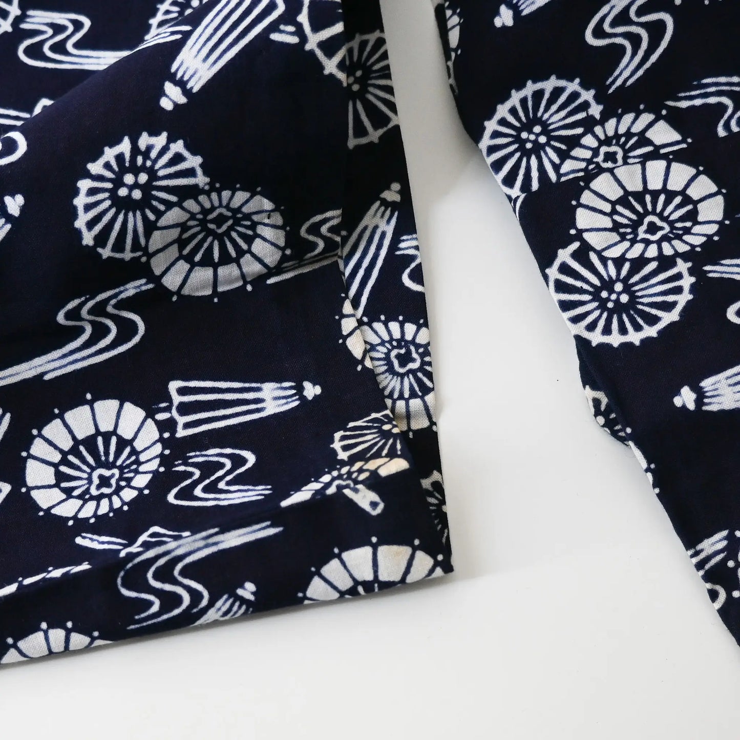 Some minor stains on the sleeve.