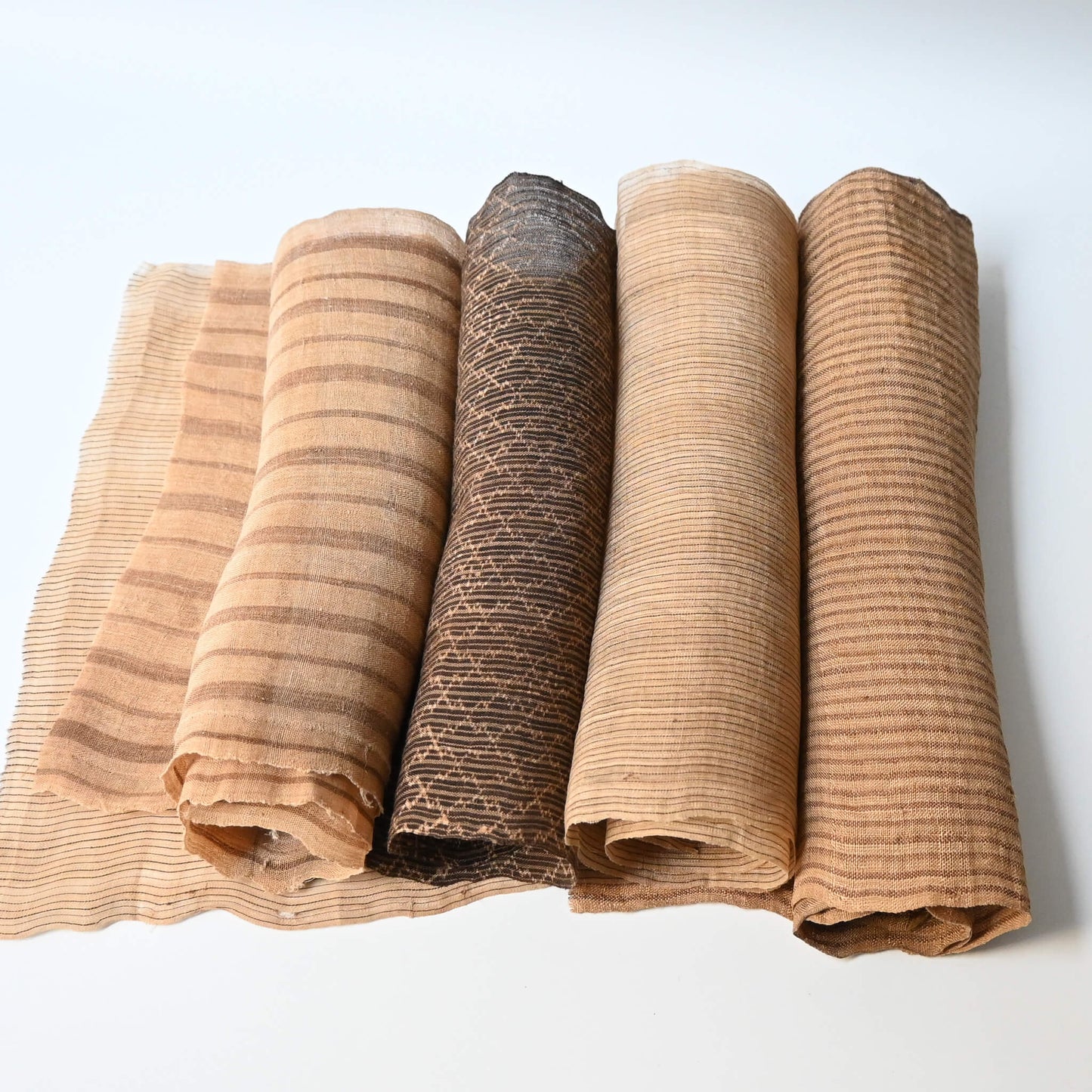 Assorted four vintage collectable bashofu banana fibre textile pieces.