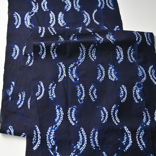 Full view of vintage hand-dyed Arimatsu shibori yukata cotton fabric piece.