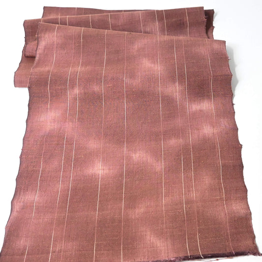 Irregular mottled effect that enhances the depth of the colour.