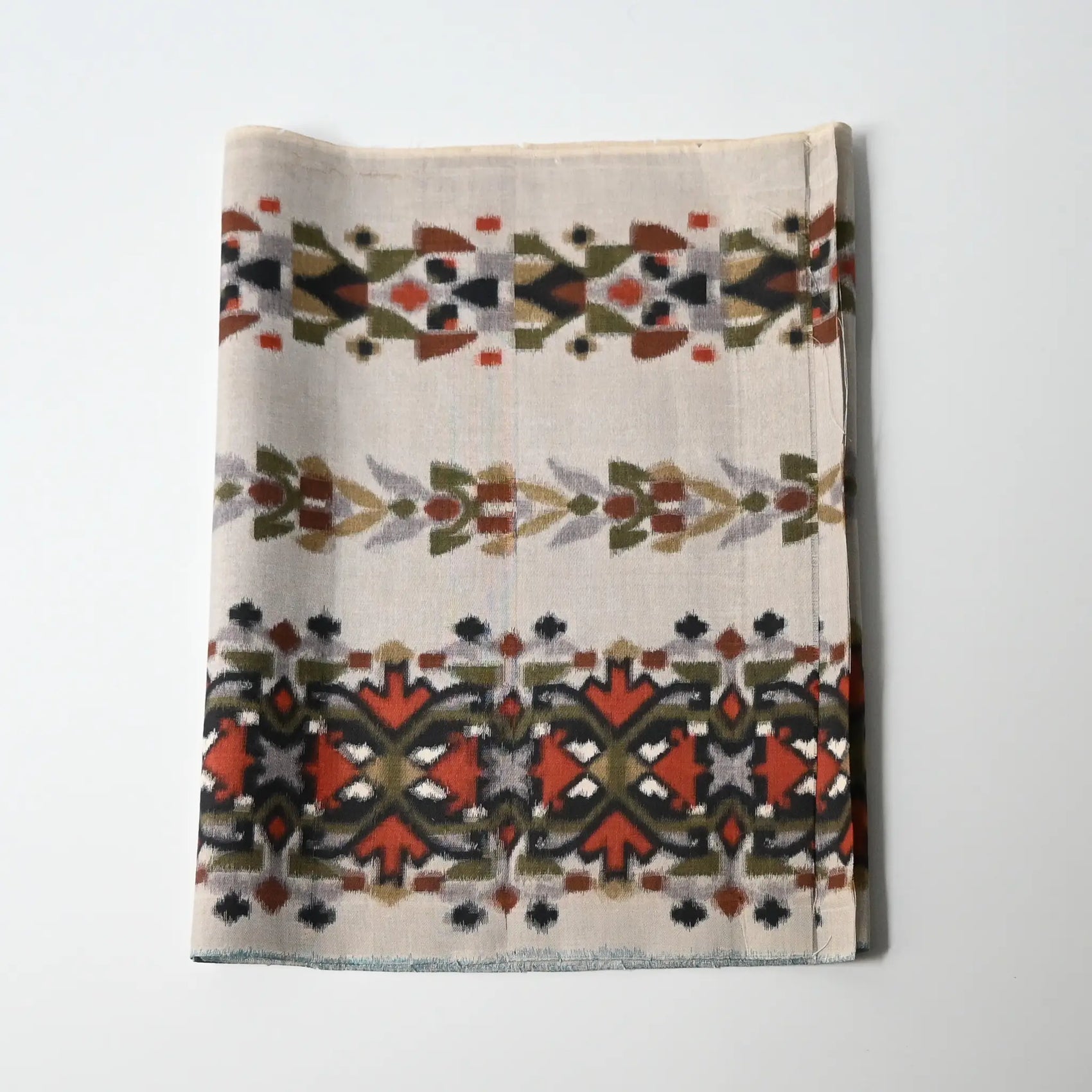 Vintage Japanese Meisen kimono silk fabric with Art Deco design from the mid-20th century.