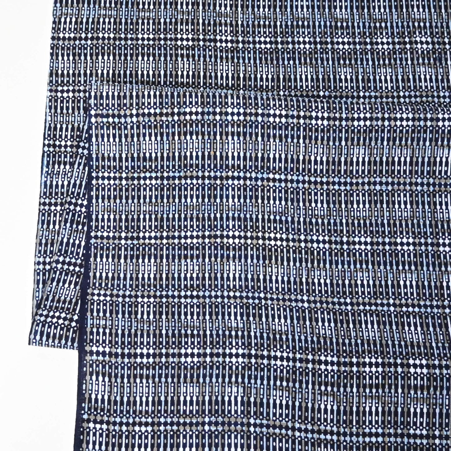 Vintage men's yukata cotton fabric with geometric pattern, sold by the metre.