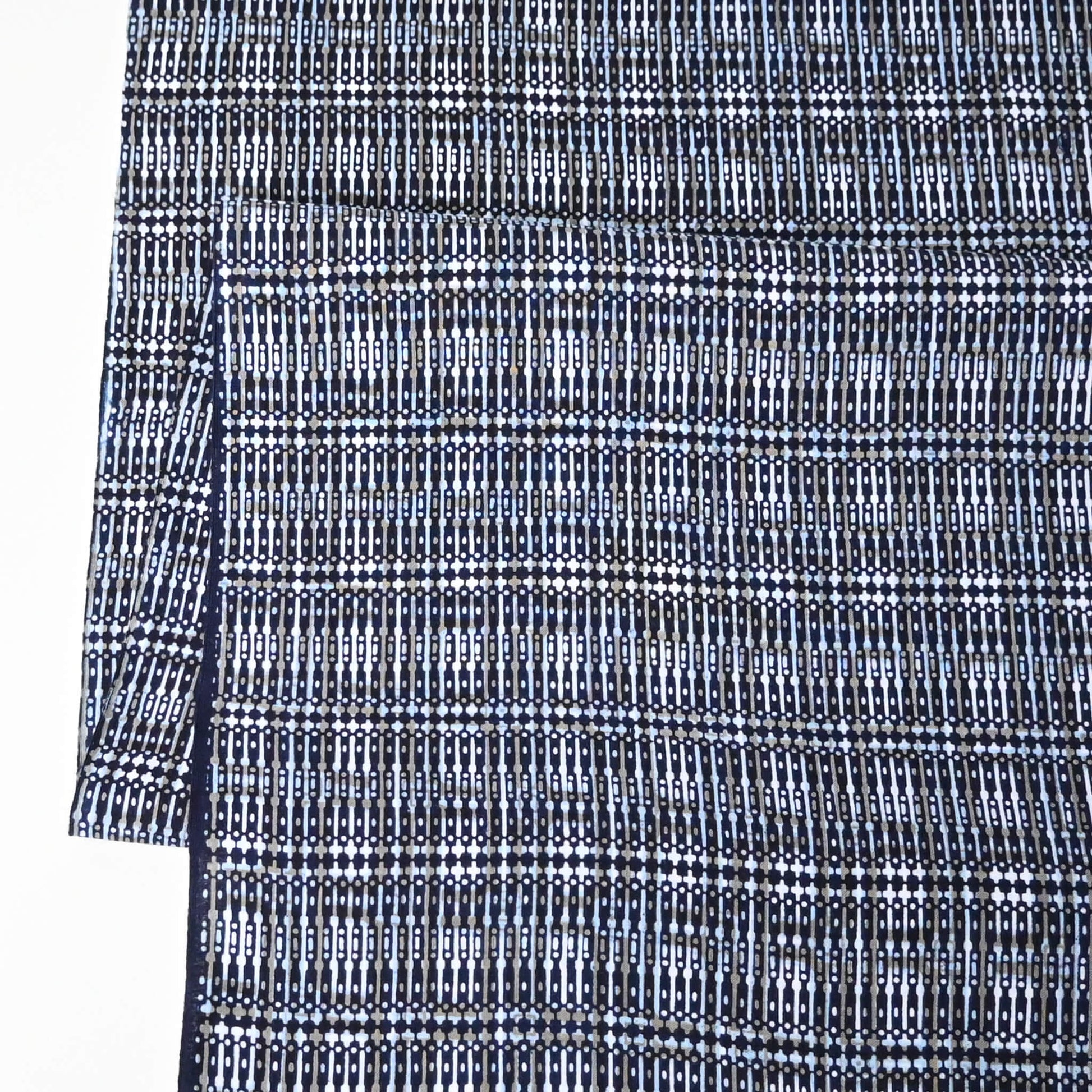 Vintage men's yukata cotton fabric with geometric pattern, sold by the metre.
