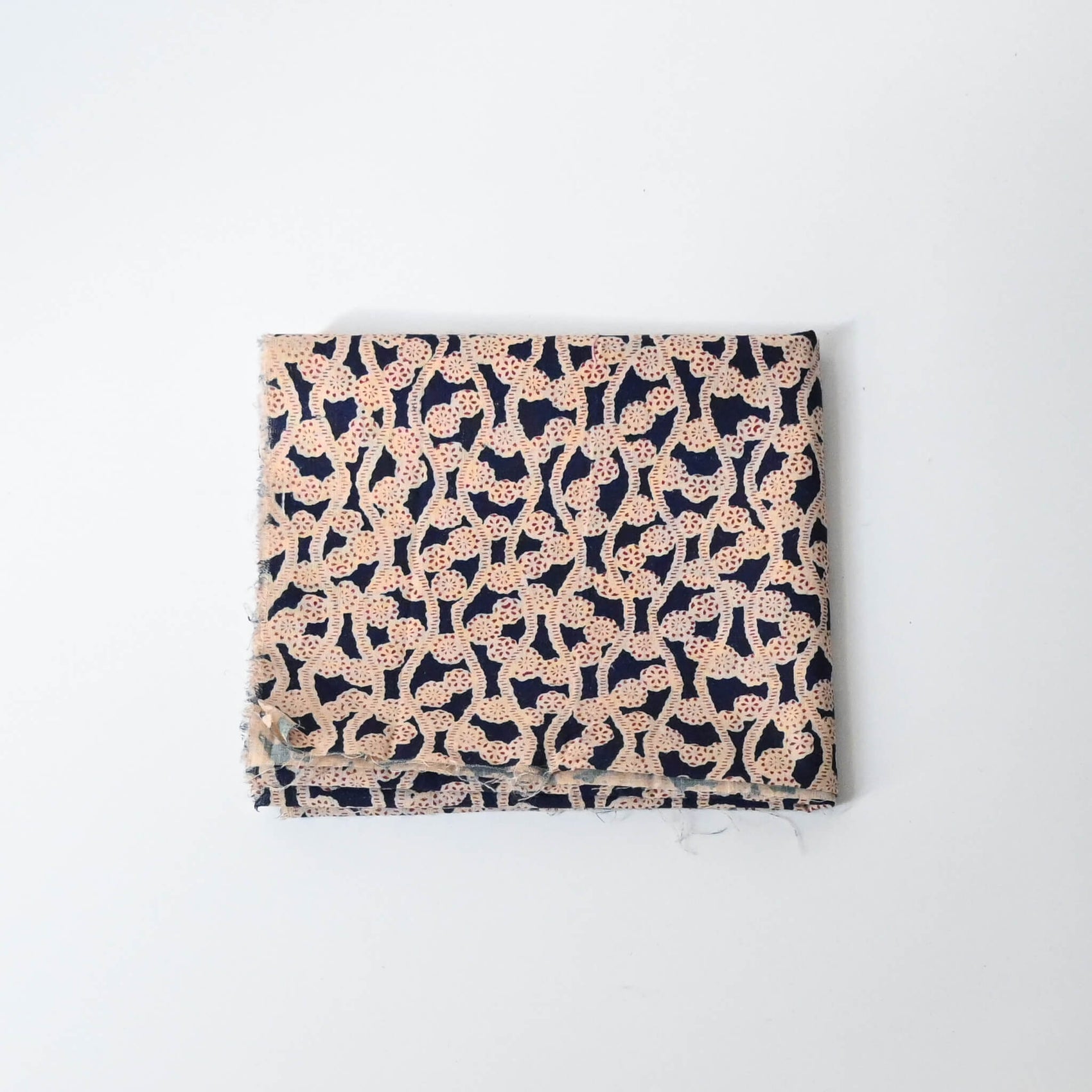 Vintage Japanese wasarasa cotton fragment with Tatewaku floral motif.