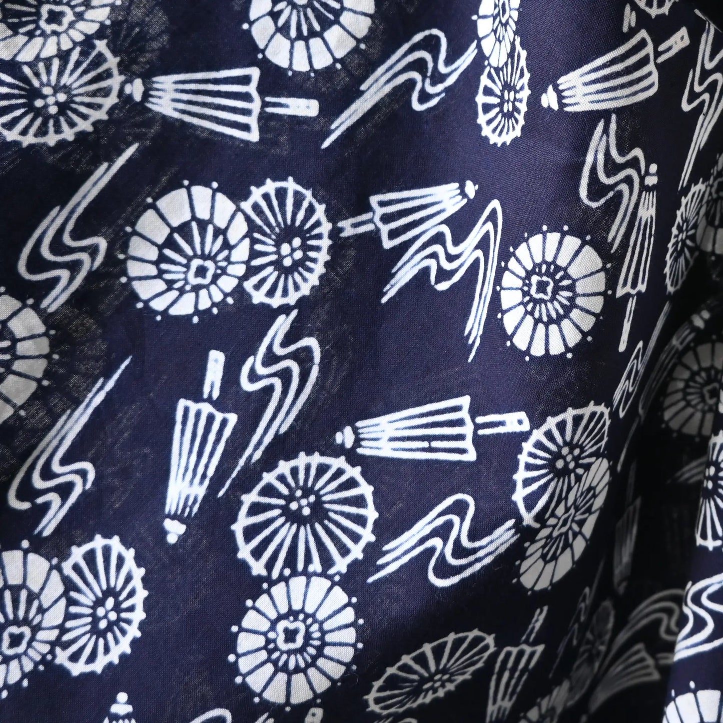 Vintage Japanese women's authentic yukata, Chusen dyed cotton with Japanese umbrella Wagasa motif.